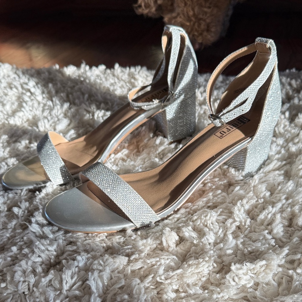 IDIFU Silver Sparkle Block Heels